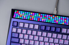 Cyberboard: Cyberpunk-Tastatur bringt ein LED-Display mit