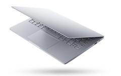 Die 13 Zoll-Variante des Mi Notebook Air gibt es nun als Classic- und als Fingerprint-Variante.