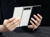 Ein neues Samsung-Trademark könnte die Bezeichnung für das gerne als Galaxy G Fold bezeichnete Galaxy Tri-Foldable verraten. (Bildquelle: Tecno)