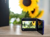 Die Batterie muss beim Razr 70 Ultra auf wenig Raum untergebracht werden, schafft aber dennoch brauchbare Laufzeiten.