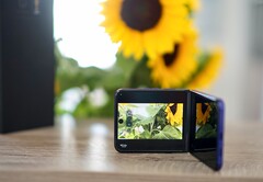 Die Batterie muss beim Razr 70 Ultra auf wenig Raum untergebracht werden, schafft aber dennoch brauchbare Laufzeiten.
