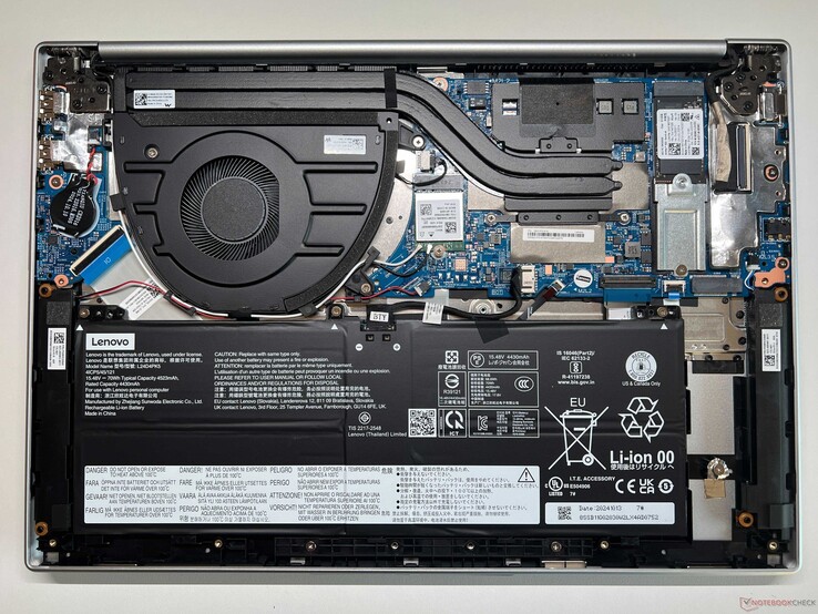 Der Speicher kann durch eine zweite M.2-SSD erweitert werden, der RAM ist aber fest verlötet.