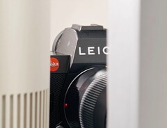 Leica soll bald eine günstigere Alternative zur Leica SL3 auf den Markt bringen.