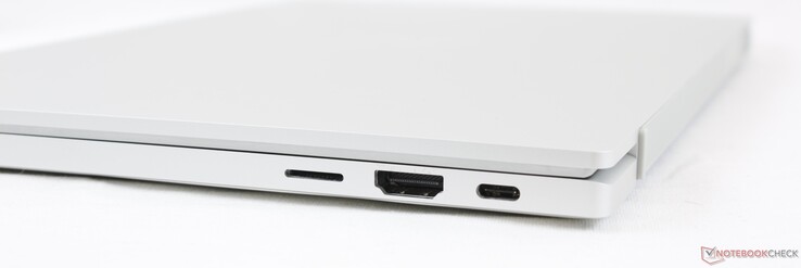 Rechts: MicroSD-Reader, HDMI 2.0, USB-C mit Thunderbolt 4, Power Delivery und DisplayPort