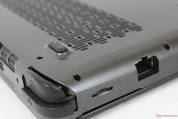 Das System ist sehr schwer und wird am besten auf dem Schoß oder auf dem Tisch verwendet