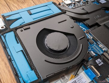 Zwei große Lüfter und viele Heatpipes