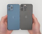 Kaum vom echten iPhone zu unterscheiden: Das reale iPhone 12 Pro Max gegen ein Dummy-Modell des kommenden iPhone 13 Pro Max (Bild: Unbox Therapy)