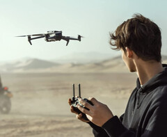 Bei Amazon gibt es derzeit die DJI Mavic 3, die DJI Mavic 3 Fly More Combo sowie die DJI Action 2 Power Combo zu aktuellen Bestpreisen. (Bild: Amazon)