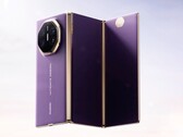 Das Huawei Mate XTs wird gleich zweimal gefaltet, wodurch das Gerät auf ein Drittel seiner Größe schrumpft. (Bildquelle: Huawei)