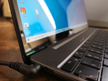 Rand-zu-Rand-Glas. Es sind keine Touchscreen-Optionen verfügbar