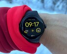 Es stehen Neuerungen für die Google Pixel Watch 2 und weitere Smartwatches mit Wear OS 4 an. (Bild: Benedikt Winkel)