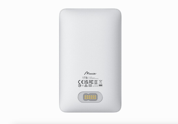Die Lexar Muse SSD verfügt auf der Rückseite über einen proprietären Magnetanschluss