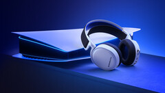 Die Farbe des SteelSeries Arctis 7P passt perfekt zum Design der Sony PlayStation 5. (Bild: SteelSeries)