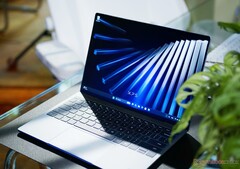 Das Dell XPS 13 fällt ohne Bildungsrabatt wesentlich teurer aus.