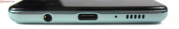 Fußseite: 3,5-mm-Klinkenbuchse, USB-2.0-Port, Mikrofon, Lautsprecher