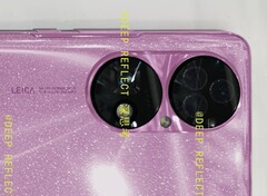 Das Huawei P50 Pro soll hier in einem Hands-On-Photo mit leistungsfähiger Leica-Kamera mit 10-fach Periskop-Zoom zu sehen sein.