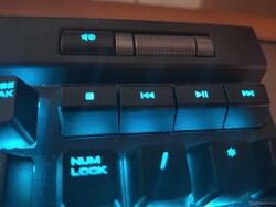 Multimedia-Tasten und Lautstärkerad