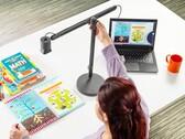 Die Logitech Reach Webcam kann dank flexiblem Standfuß vielseitig positioniert werden. (Bild: Logitech)