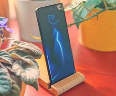 Das Motorola Edge 40 ist kein perfektes, aber überaus erschwingliches Android-Smartphone (Bildquelle: Florian Schmitt)