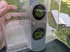 Geschützte Kamera und Futterbehälter