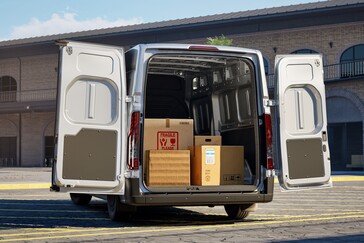 In der Topversion bietet der E-Transporter Transit City eine Nutzlast von bis zu fast 1,3 Tonnen.