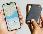 Nomad bietet einen AirTag im Kreditkartenformat an, der per MagSafe geladen werden kann. (Bild: Nomad)