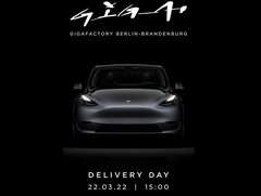 Die offizielle Einladung zum Tesla Model Y &quot;Delivery Day Event&quot; ist in schlichtem Schwarz gehalten (Bild: Electrek)