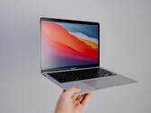 Das MacBook Ari mit Apple M1 hat sich als extrem beliebt erwiesen. (Bild: Isaac Martin)