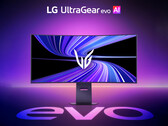 Der 45GX950B verzichtet auf die Bezeichnung "UltraGear OLED" und setzt stattdessen auf LGs neuere "UltraGear Evo" Marke