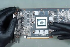 Diese AMD Radeon RX 6800 XT kann nicht mehr repariert werden, da die GPU selbst defekt ist. (Bild: KrisFix Germany)