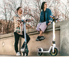 Den straßenzugelassenen E-Scooter Bluewheel IX500 gibt es derzeit bei Amazon zum günstigen Preis. (Bild: Amazon)
