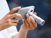 Das Vivo X Fold 6 wird das erste Foldable mit 200mm Telefoto dank Telekonverter. Offizielle Renderbilder, Kamera-Samples und Specs zum Zeiss-Falt-Handy.