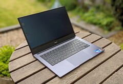 Honor verkauft das MagicBook 14 aus dem Modelljahr 2021 momentan für sehr günstige 429 Euro (Bild: Mike Wobker)