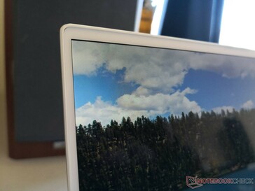 Screen-to-Body-Ratio von guten 80,7 %