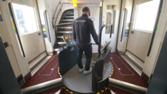 Rollstuhllift im TGV-M.