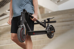 Den Xiaomi Mi Scooter Pro 2 gibt es aktuell bei Amazon zu einem günstigen Preis. (Bild: Xiaomi)