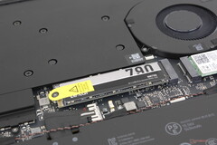 Die SSD sitzt im Blade 16 neben der Vapor-Chamber und dem Lüfter