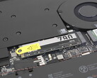 Die SSD sitzt im Blade 16 neben der Vapor-Chamber und dem Lüfter