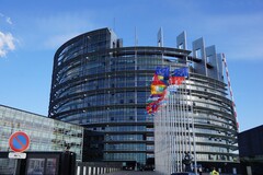 Datenschutzbeschwerde gegen das EU-Parlament: COVID-Test-Website mit Datenübermittlung in die USA