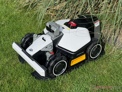 Luba Mini AWD LiDAR 1500 beim Laden