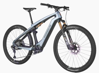 Das E-Bike ist gut ausgestattet, der Rahmen besteht aus Carbon