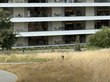 8x Zoom (200 mm, digitaler Zoom der Tele-Kamera)