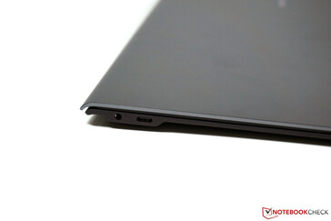 Links: 3,5-mm-Klinkenstecker, USB-C 3.1 Gen.1 (Laden & Display-Alt-Modus)