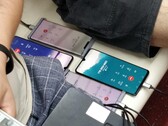 Spyhots aus dem U-Bahn-Netz: Die im Gehäuse verpackten dürften das Mate 30 Pro von Huawei sein.