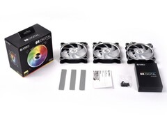 Mit je zwölf LEDs: Lian Li zeigt neue Lüfter