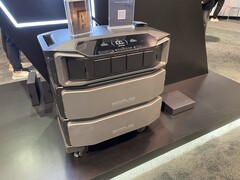 Delta Pro Ultra mit zwei Akkueinheiten. (Foto: Andreas Sebayang/Notebookcheck.com)