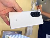 Die erste Dummies des Huawei P50 Pro sind offenbar bereits im Umlauf. (Bild: Creator Studio)