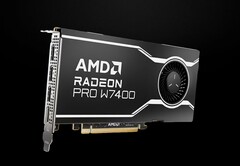 Die AMD Radeon Pro W7400 begnügt sich mit gerade einmal 55 Watt. (Bildquelle: AMD)