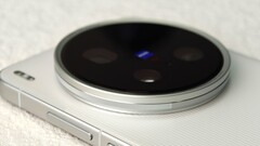 Bei der Entwicklung des Vivo X300 Ultra steht offenbar auch ein kontinuierlicher Zoom auf der Todoliste. (Bild: Weibo)