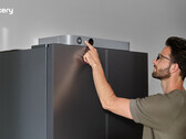 Der Jackery FridgeGuard hat ein kleines LCD